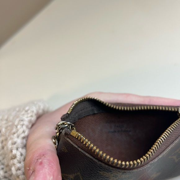 Louis Vuitton Brown Monogram Key & Card Holder - Picture 3 of 5